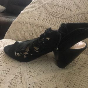 Vince Camuto ladies shoe